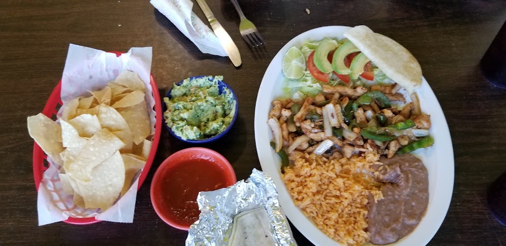 Las Palmas Taqueria | restaurant | 200 E Giraud Ave, Canadian, TX 79014, USA | 8063239897 OR +1 806-323-9897