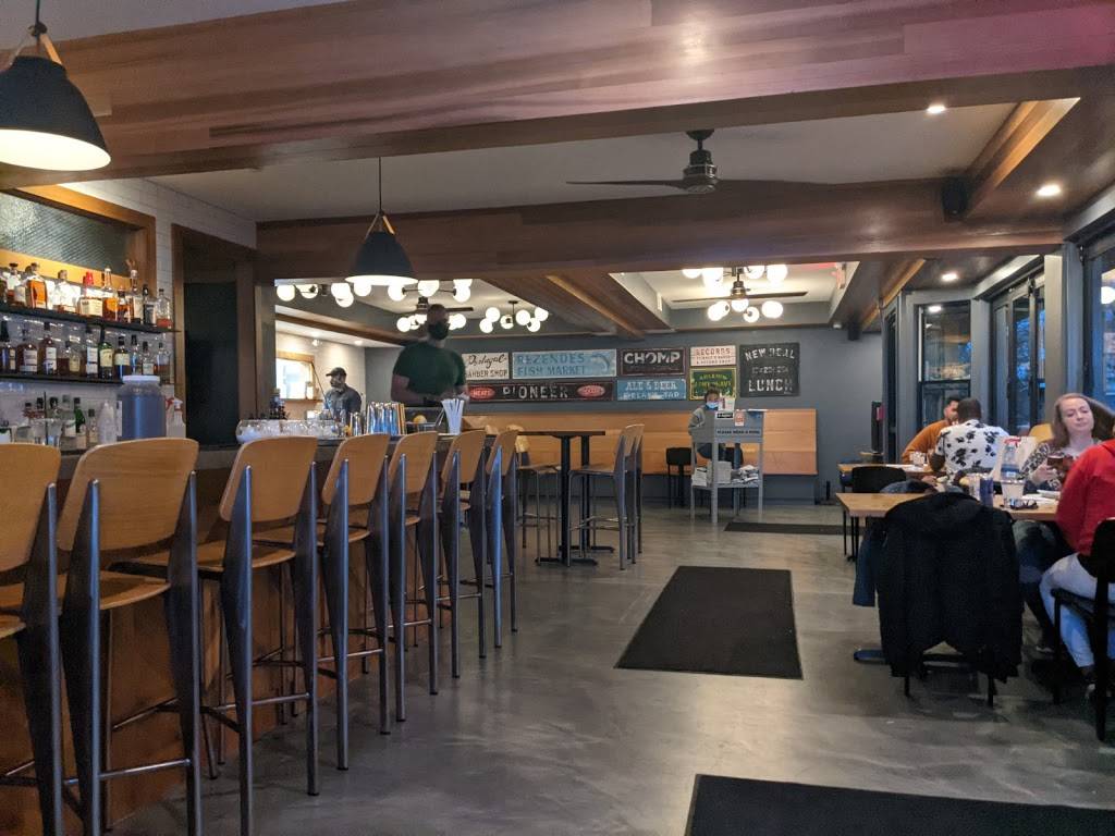 Chomp Kitchen and Drinks | restaurant | 117 Ives St, Providence, RI 02906, USA | 4015377556 OR +1 401-537-7556