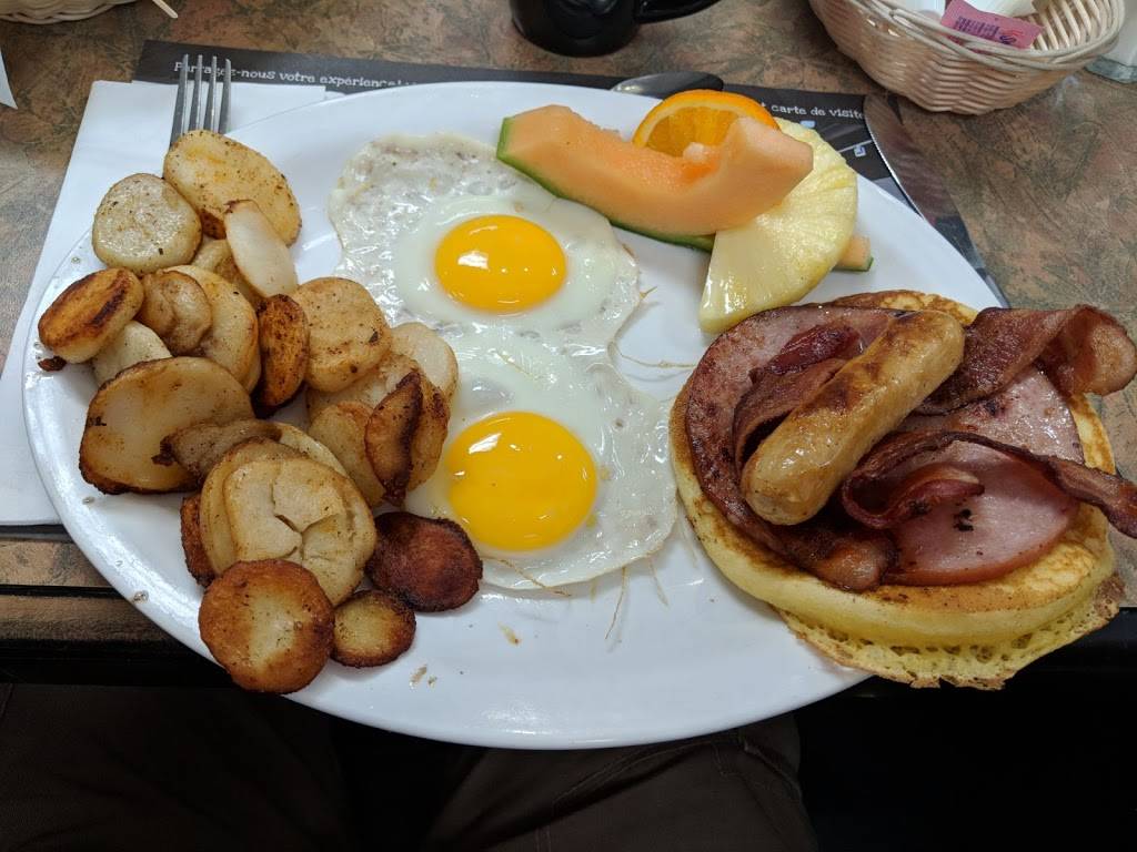 Tutti Frutti déjeuner et diner | restaurant | 999 Avenue de Bourgogne, Québec, QC G1W 4S6, Canada | 4186536383 OR +1 418-653-6383