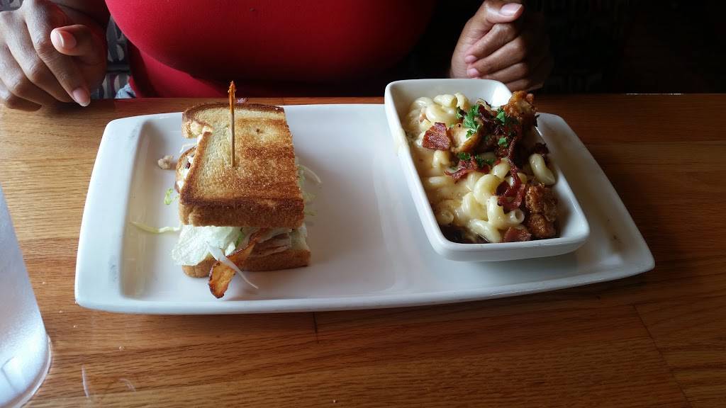 Applebees Grill + Bar | restaurant | 1990 Griffith Rd, Winston-Salem, NC 27103, USA | 3367688847 OR +1 336-768-8847