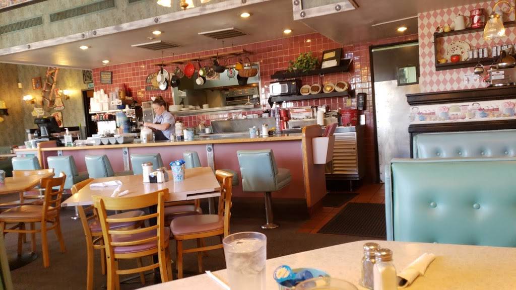 Molly Browns Country Cafe | restaurant | 15775 Mojave Dr, Victorville, CA 92394, USA | 7602414900 OR +1 760-241-4900