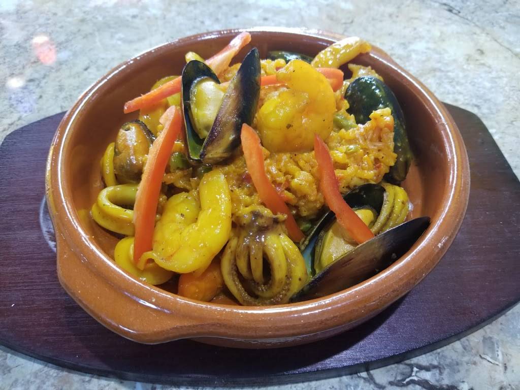 Potaje 305 | restaurant | 6757 W 4th Ave, Hialeah, FL 33012, USA | 3056408341 OR +1 305-640-8341