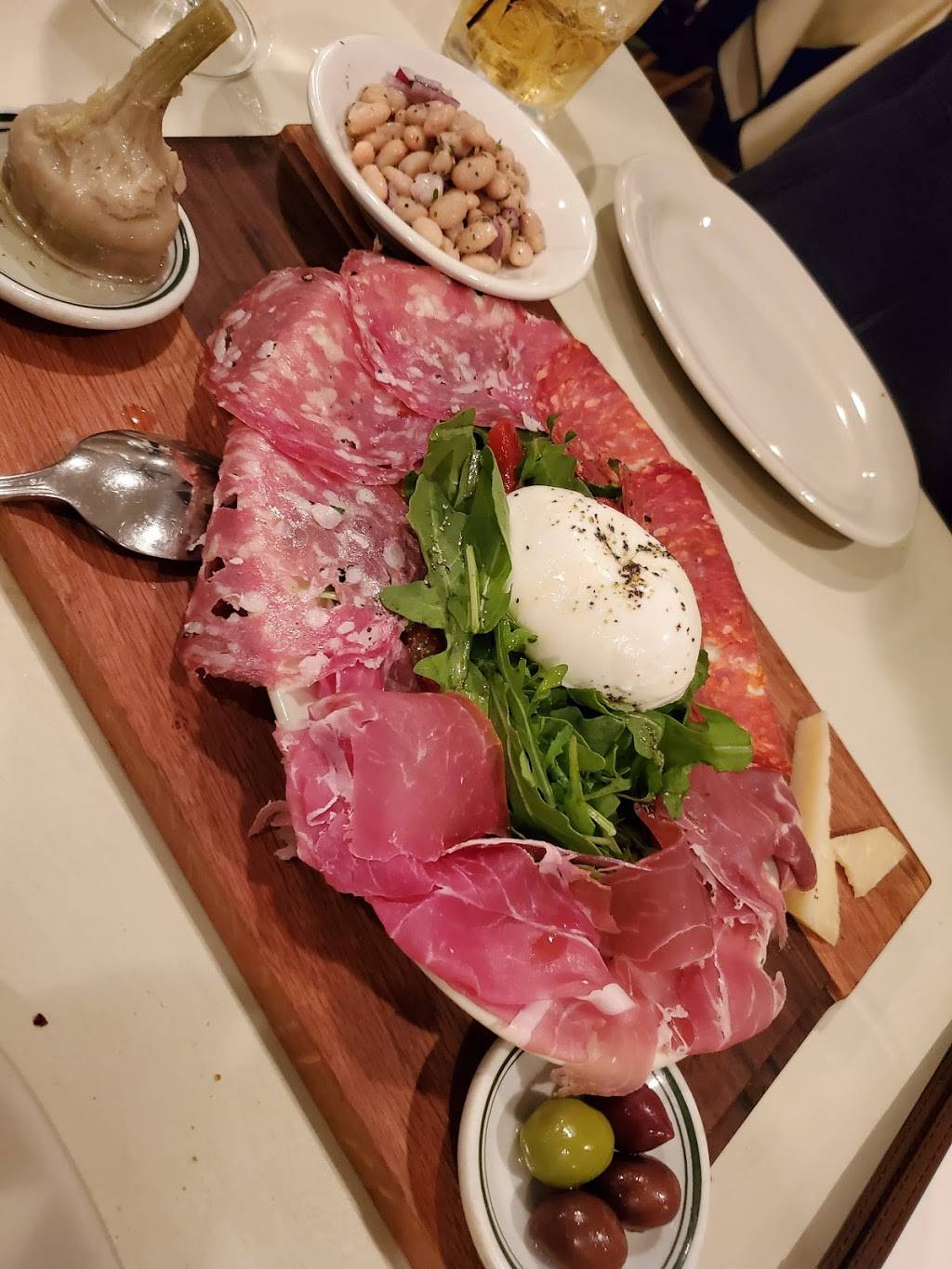 Iannuccilli restaurant | restaurant | 1791 Cranston St, Cranston, RI 02920, USA | 4018656820 OR +1 401-865-6820