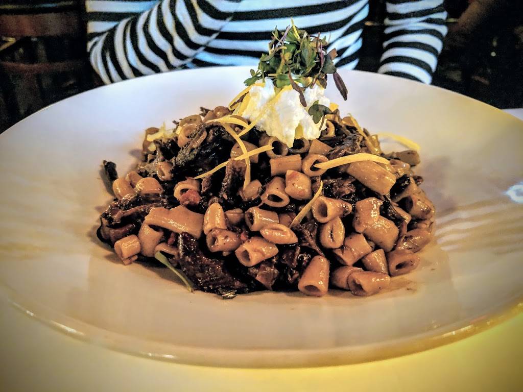 Moodys Bistro Bar & Beats | restaurant | 10007 Bridge St, Truckee, CA 96161, USA | 5305878688 OR +1 530-587-8688