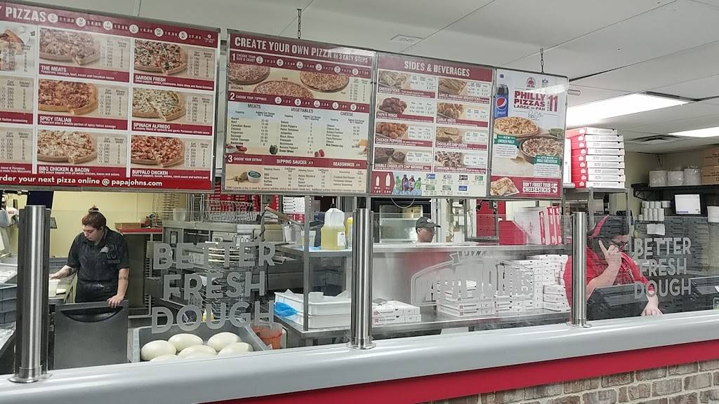Papa Johns Pizza | restaurant | 106 E Green St, Champaign, IL 61820, USA | 2173555858 OR +1 217-355-5858