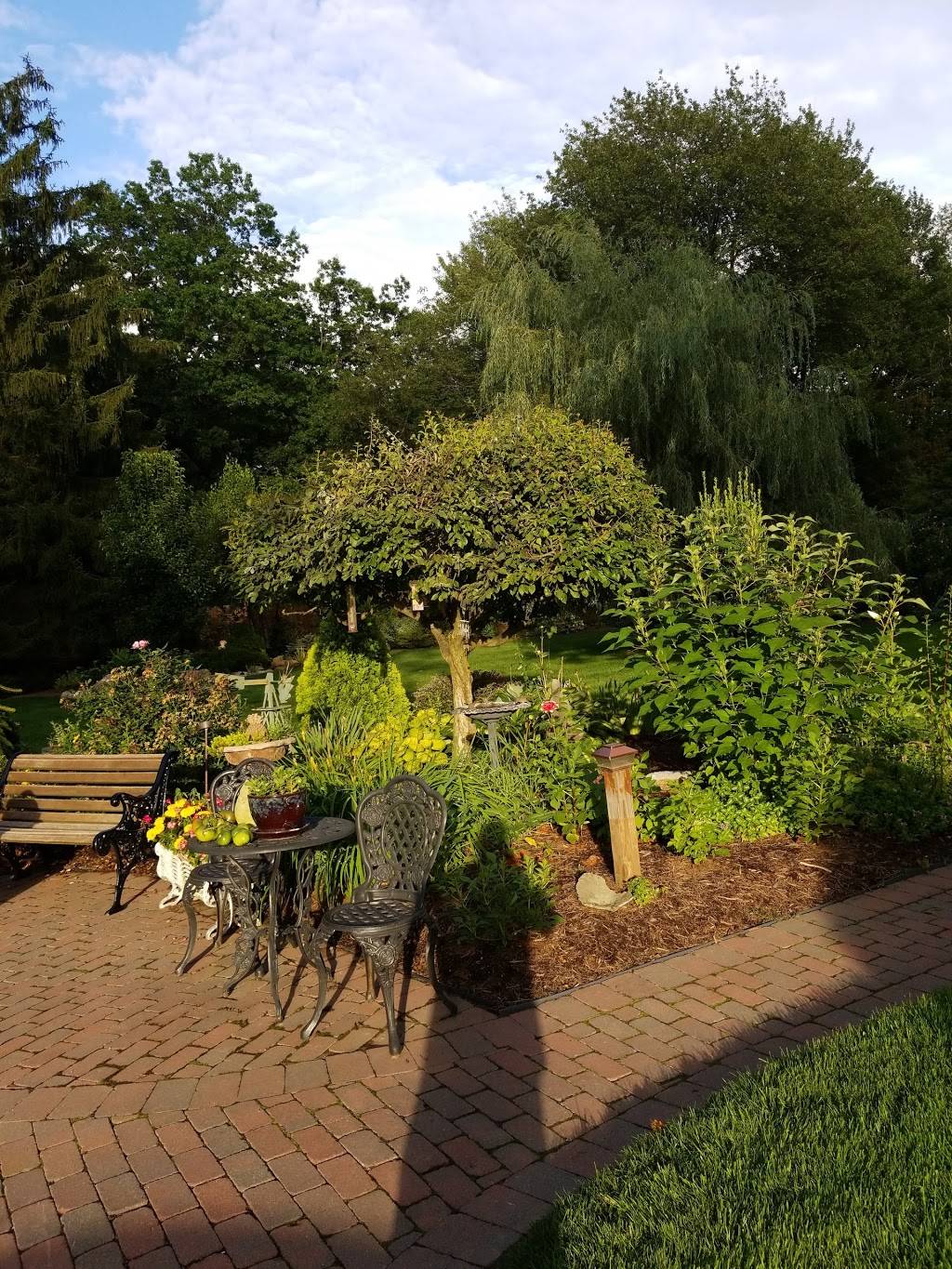 Emilys Bed & Breakfast | restaurant | 57 Quality Rd, Hazle Township, PA 18202, USA | 5704552376 OR +1 570-455-2376