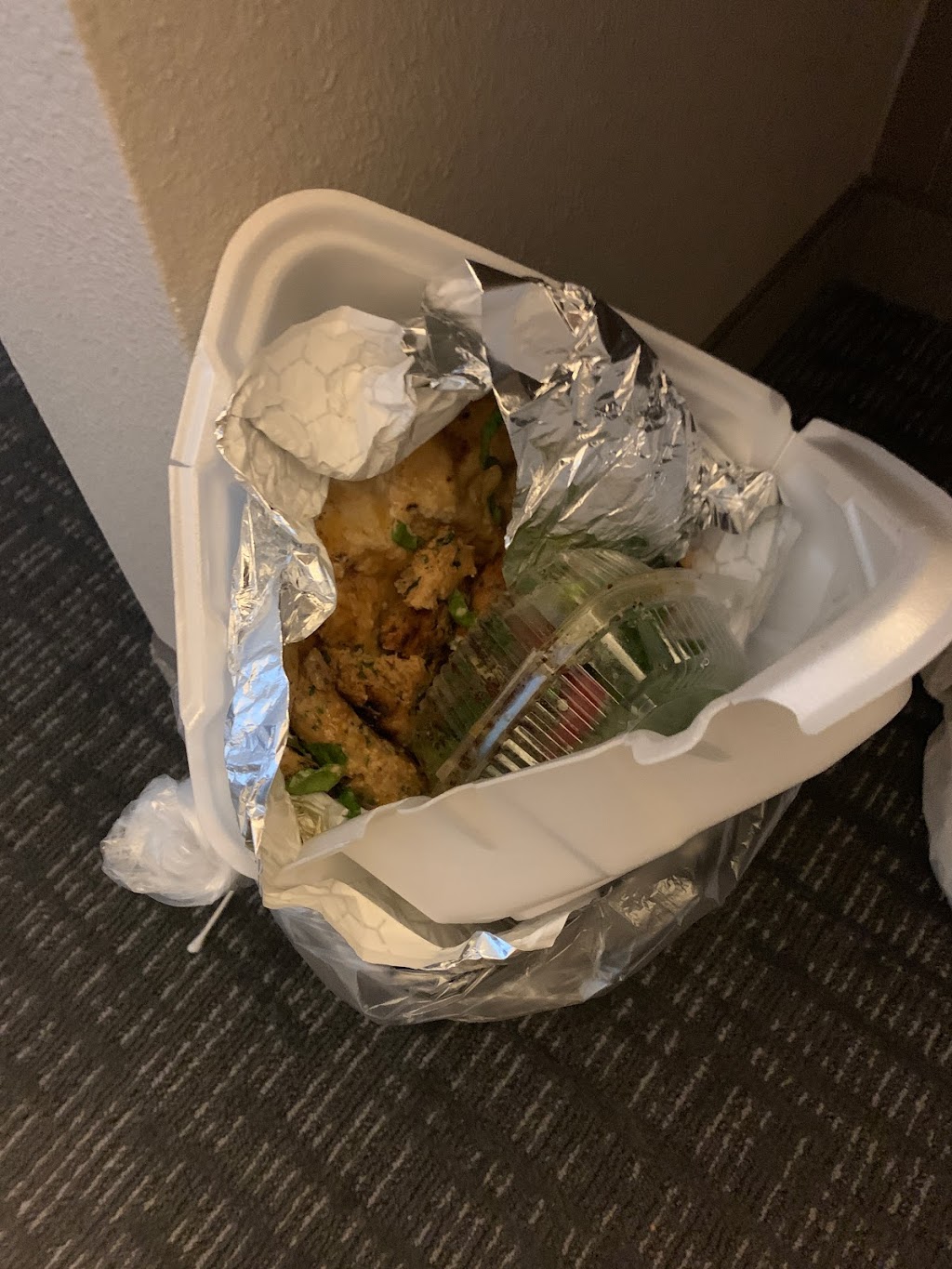 Shishka Mediterranean Grill and Hookah Bar | restaurant | 114 Campbell Ave SE, Roanoke, VA 24011, USA | 5404000712 OR +1 540-400-0712