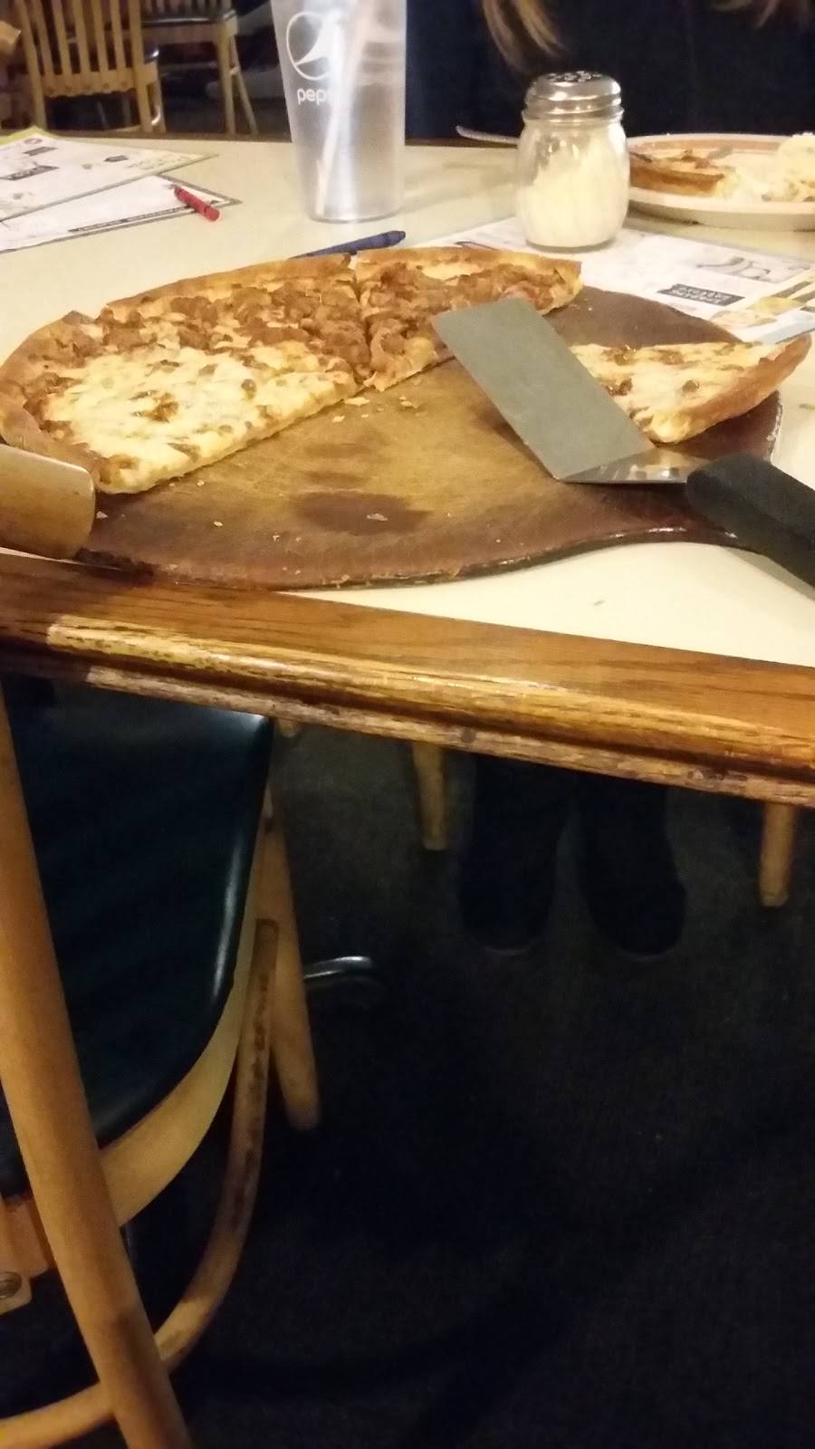 Pizza Hut | meal takeaway | 1205 E Edwardsville Rd, Wood River, IL 62095, USA | 6182598075 OR +1 618-259-8075