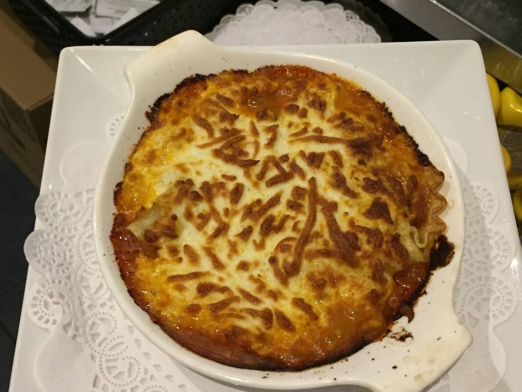 Casa Grecque | restaurant | 6183 Boulevard Royal, Shawinigan, QC G9N 8P3, Canada | 8195396233 OR +1 819-539-6233