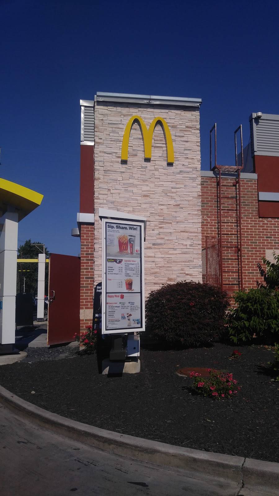 McDonalds | cafe | 1010 E Broad St, Elyria, OH 44035, USA | 4403656874 OR +1 440-365-6874