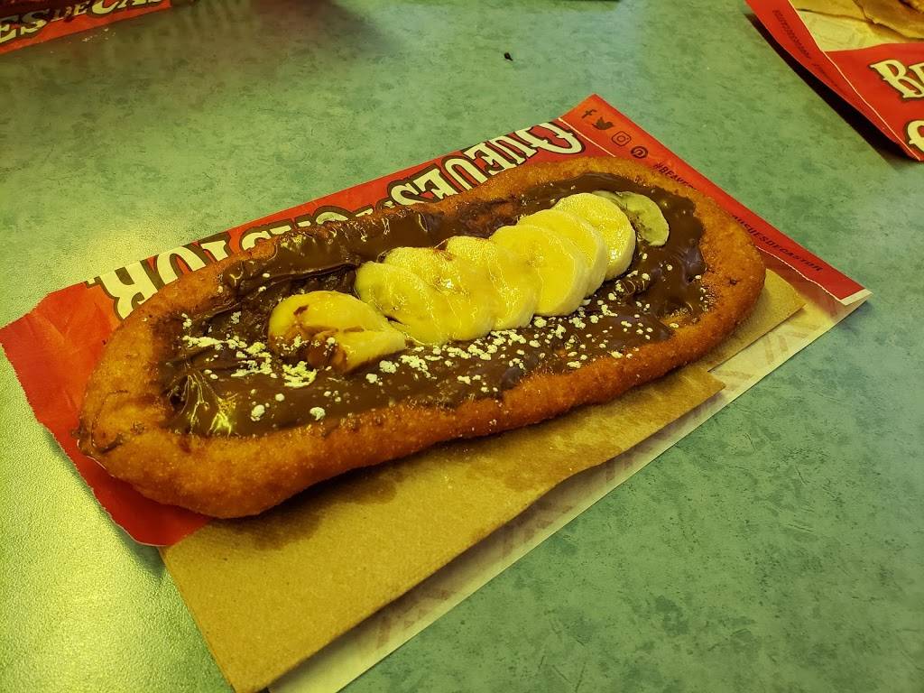 Queues de Castor | restaurant | 100 Boulevard Laurier, McMasterville, QC J3G 1P8, Canada | 4506562367 OR +1 450-656-2367