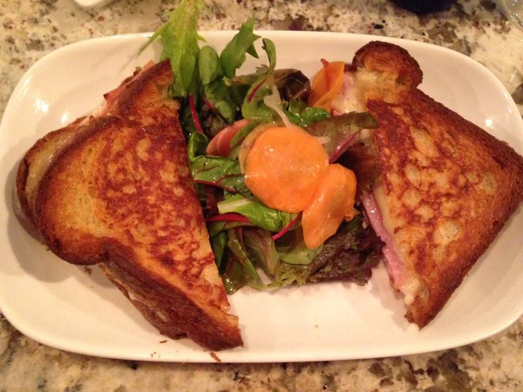 The Wine Kitchen | restaurant | 7 S King St, Leesburg, VA 20175, USA | 7037779463 OR +1 703-777-9463