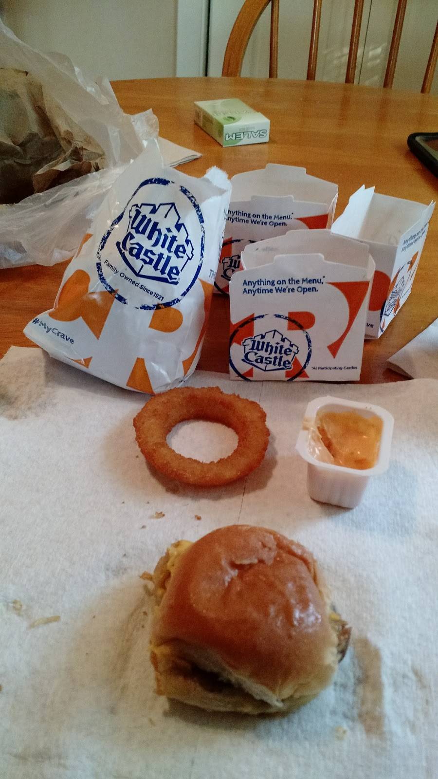 White Castle | restaurant | 1800 Oakton St, Elk Grove Village, IL 60007, USA | 8477180324 OR +1 847-718-0324