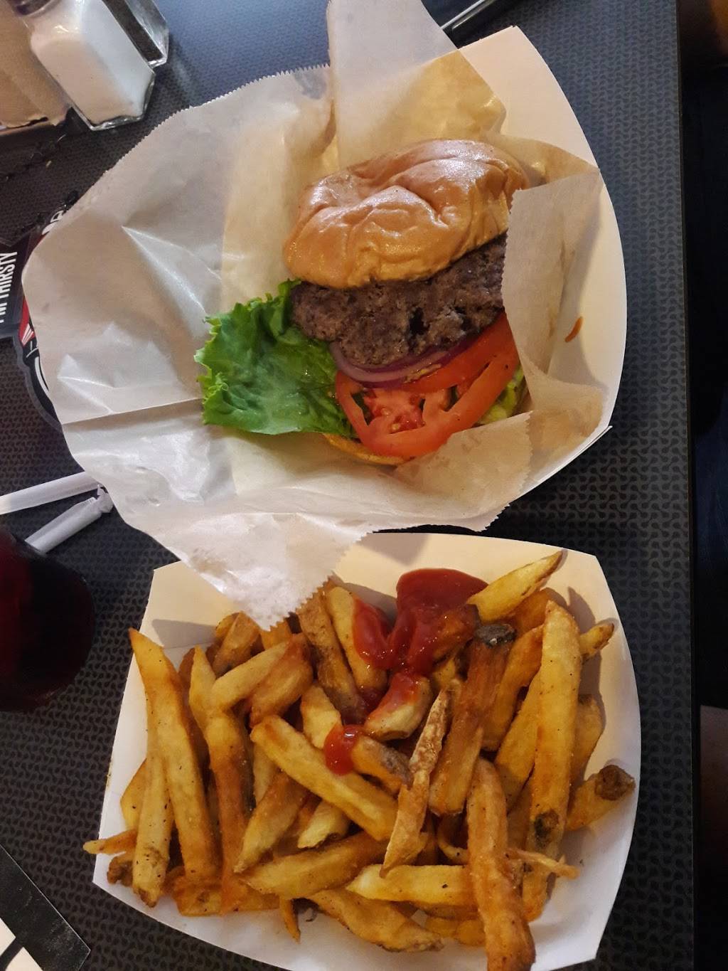 The Garage Burgers & Beer | restaurant | 1117 N Robinson Ave, Oklahoma City, OK 73103, USA | 4056026880 OR +1 405-602-6880