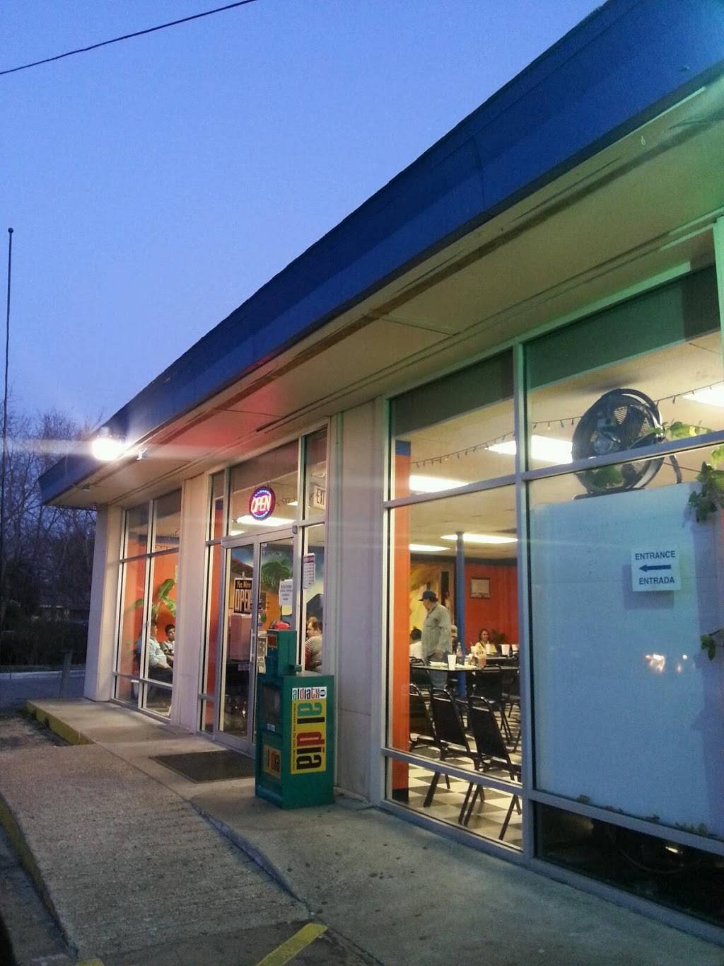 Pupuseria Lilian | restaurant | 2410 W Miller Rd, Garland, TX 75041, USA | 9728402952 OR +1 972-840-2952