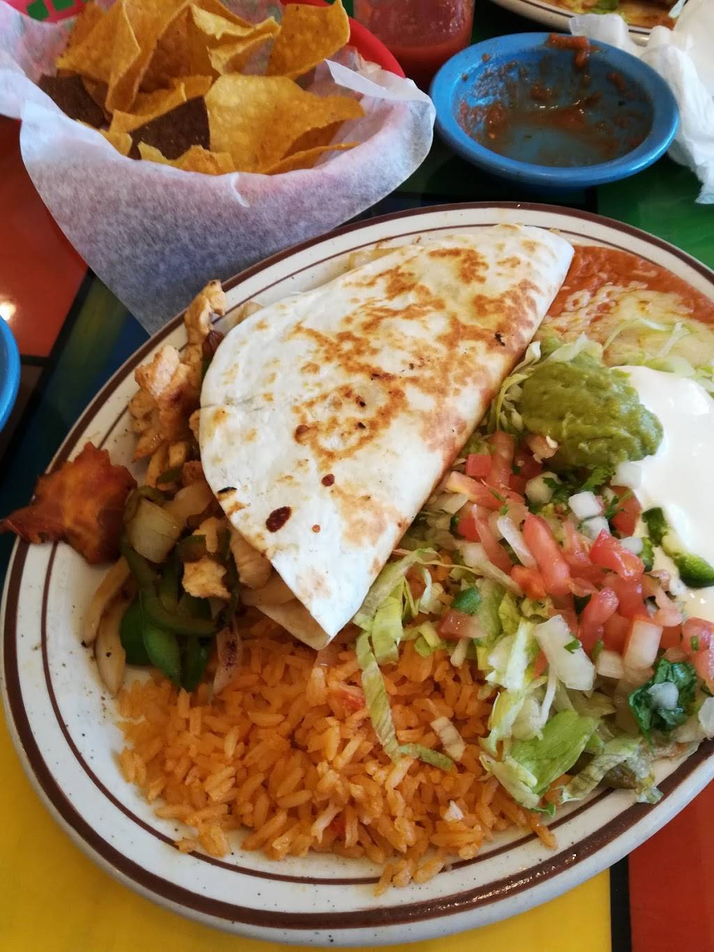 La Carreta | restaurant | 308 E Market St, Celina, OH 45822, USA | 4195864500 OR +1 419-586-4500