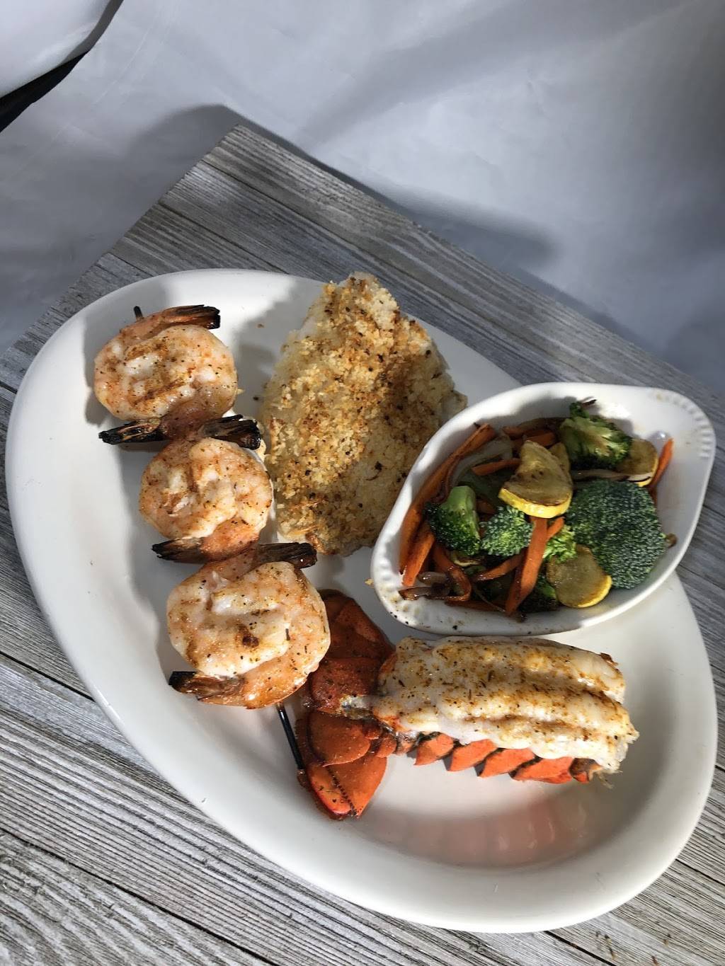 Lobster House Seafood Restaurant | restaurant | 5301 S Kings Hwy, Myrtle Beach, SC 29575, USA | 8438288871 OR +1 843-828-8871