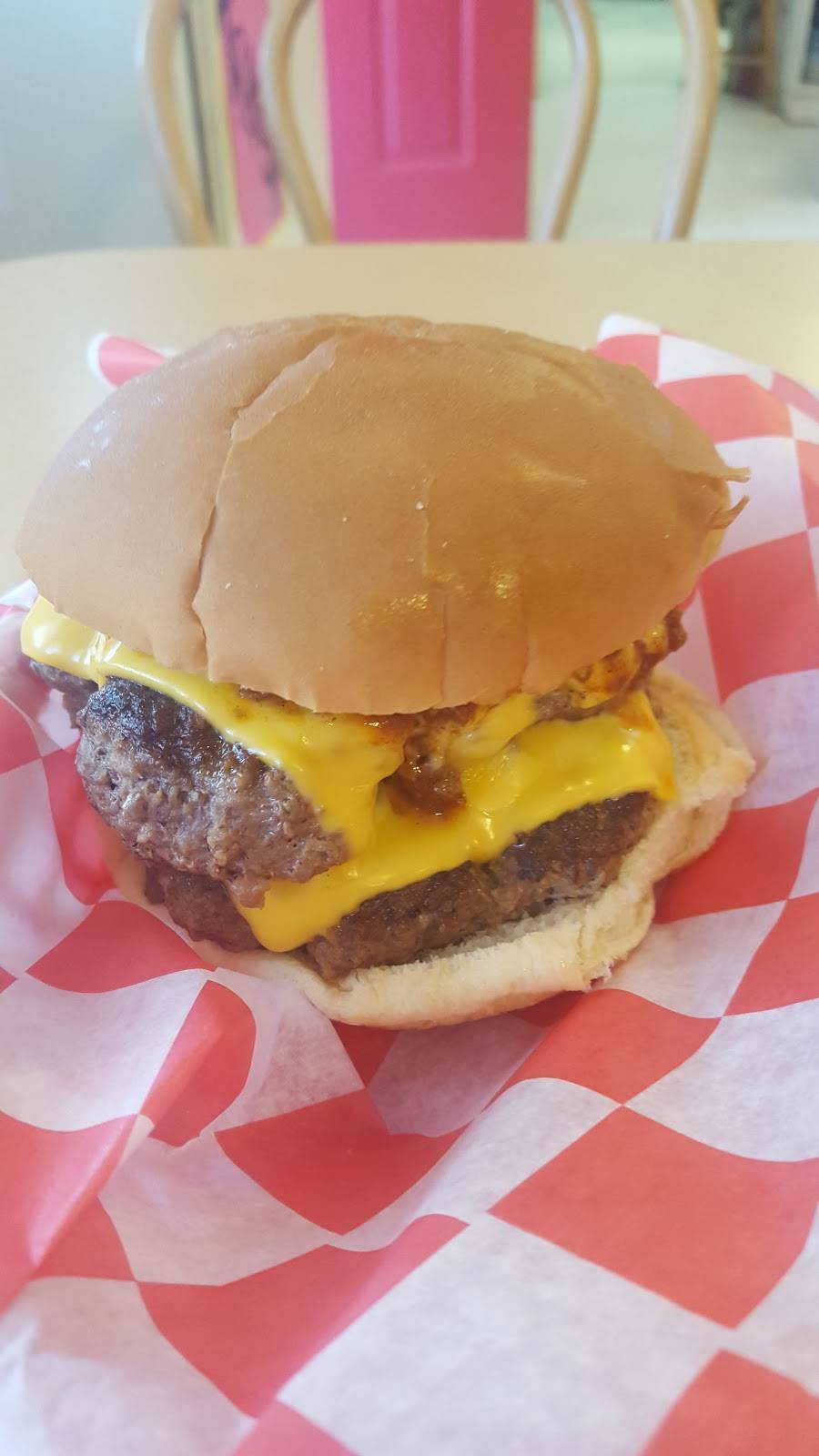 Gwens Cafe and Catering | restaurant | 905 Hallsboro Rd S, Hallsboro, NC 28442, USA | 9108404992 OR +1 910-840-4992