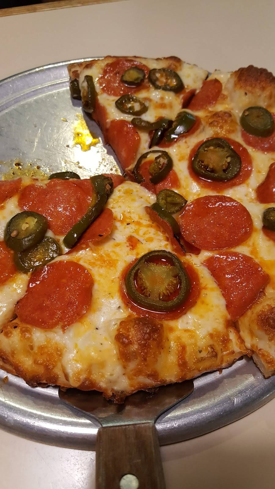 Round Table Pizza | meal delivery | 7943 Greenback Ln, Citrus Heights, CA 95610, USA | 9167264455 OR +1 916-726-4455