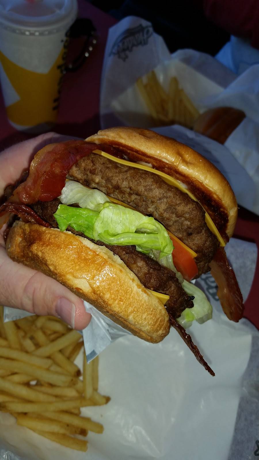 Hardees | restaurant | 280 Warrior Jasper Rd, Warrior, AL 35180, USA | 2056477372 OR +1 205-647-7372