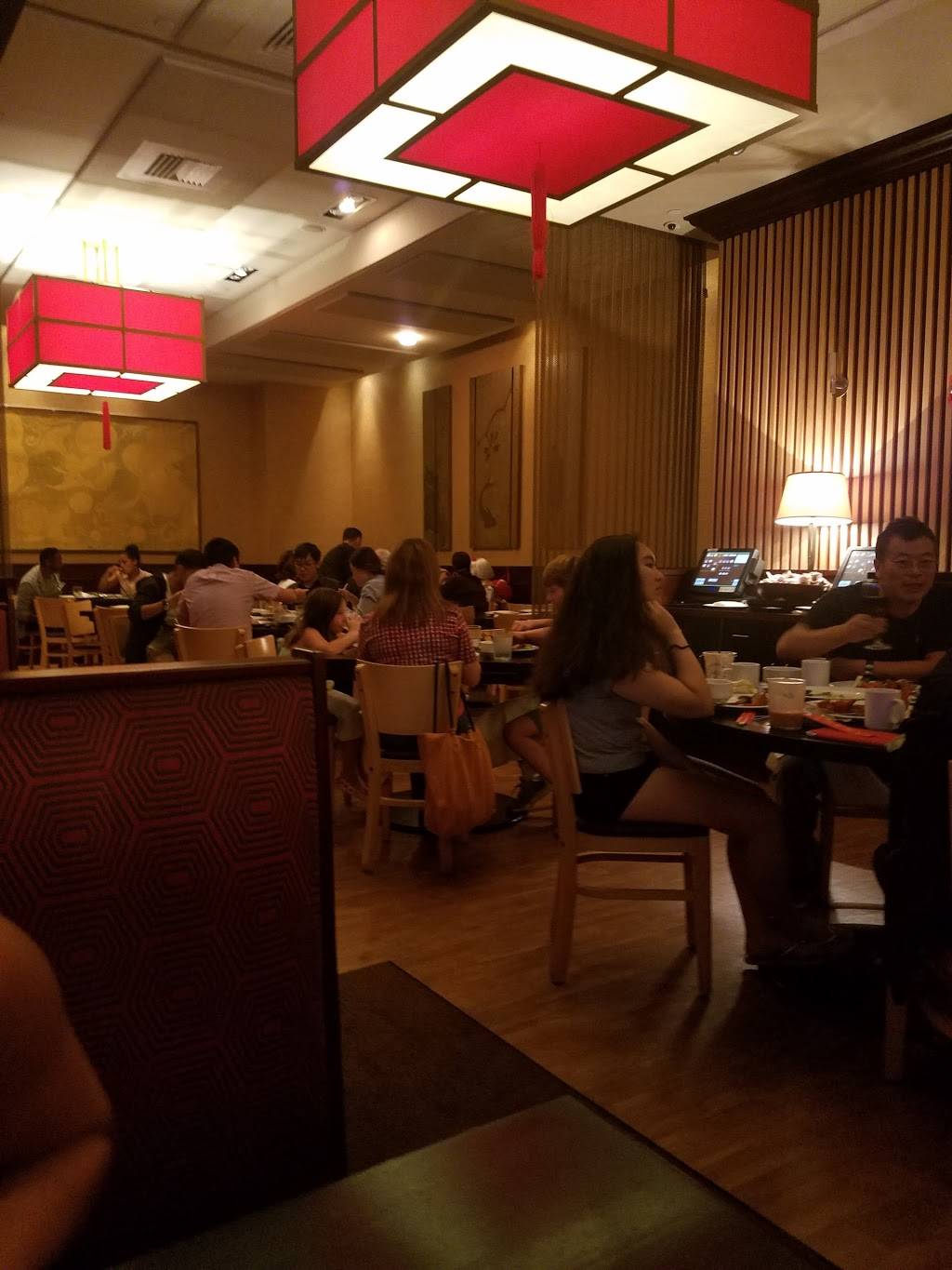 Bernards | restaurant | 55 Boylston St, Chestnut Hill, MA 02467, USA | 6177383388 OR +1 617-738-3388