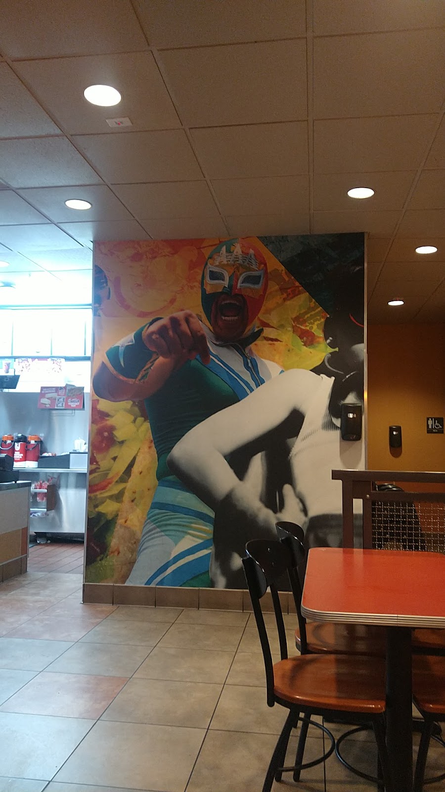 Jack in the Box | restaurant | 699 E Danenberg Dr, El Centro, CA 92243, USA | 7603709486 OR +1 760-370-9486