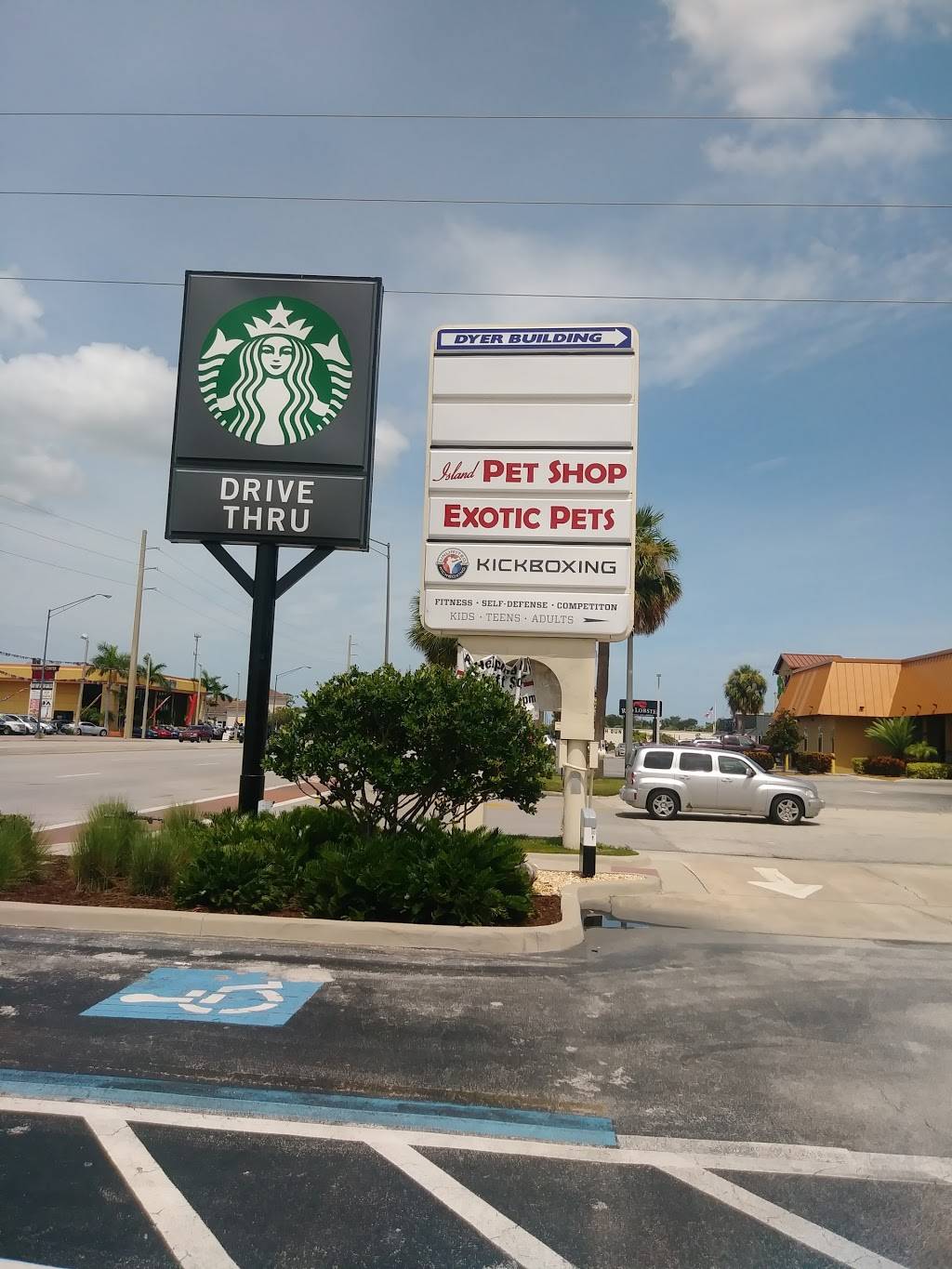 Starbucks | cafe | 175 E Merritt Island Causeway, Merritt Island, FL 32952, USA | 3214081383 OR +1 321-408-1383