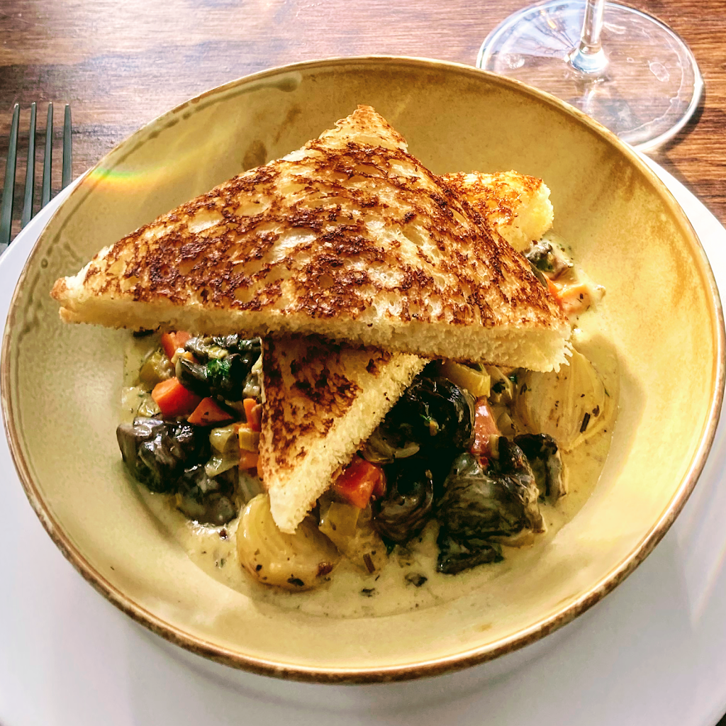 Aspen Sports Bistro | restaurant | 414 E Hyman Ave, Aspen, CO 81611, USA | 2014507470 OR +1 201-450-7470