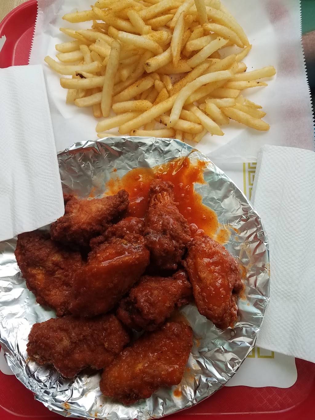 Crown Fried Chicken | restaurant | 70 North Street, Fitchburg, MA 01420, USA | 9783422600 OR +1 978-342-2600