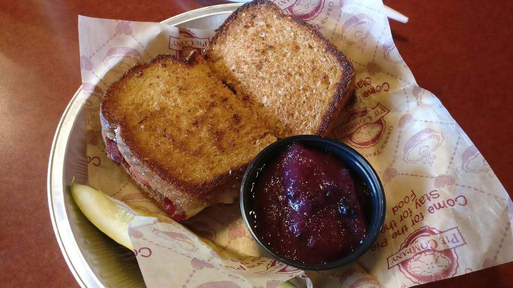 Grand Traverse Pie Company | restaurant | 2600 N Saginaw Rd, Midland, MI 48640, USA | 9898394872 OR +1 989-839-4872