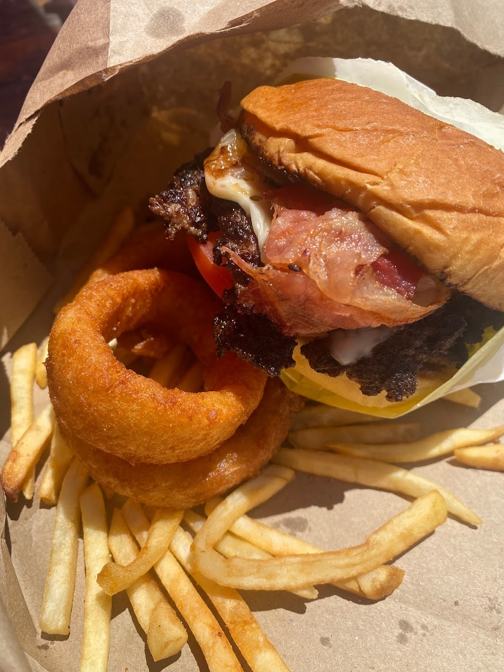 RAD Burger | restaurant | 2820 Historic Decatur Rd, San Diego, CA 92106, USA | 6193802327 OR +1 619-380-2327