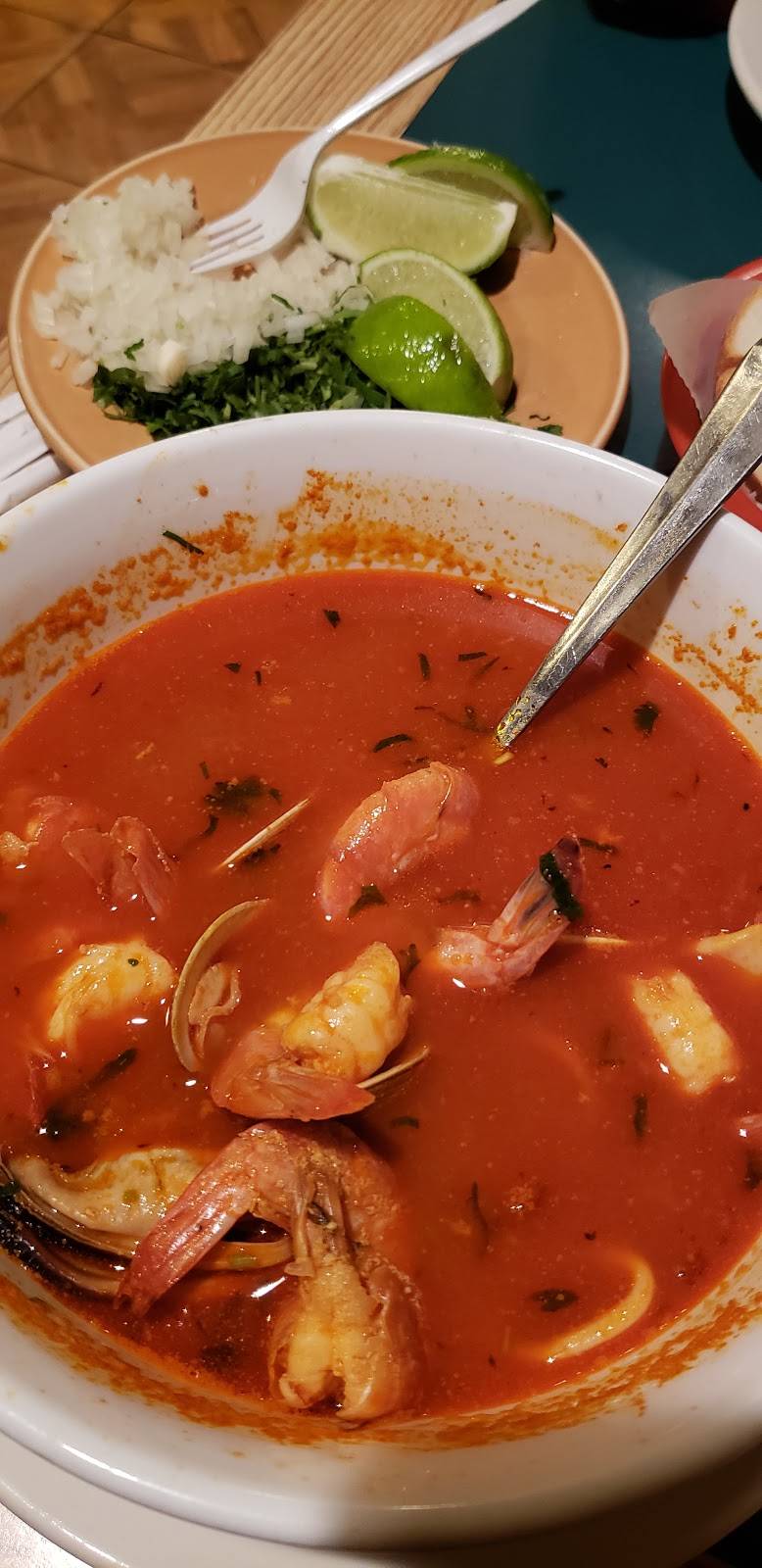 Las Cabanas Restaurant | restaurant | 3038 Federal St, Camden, NJ 08105, USA | 8563617302 OR +1 856-361-7302