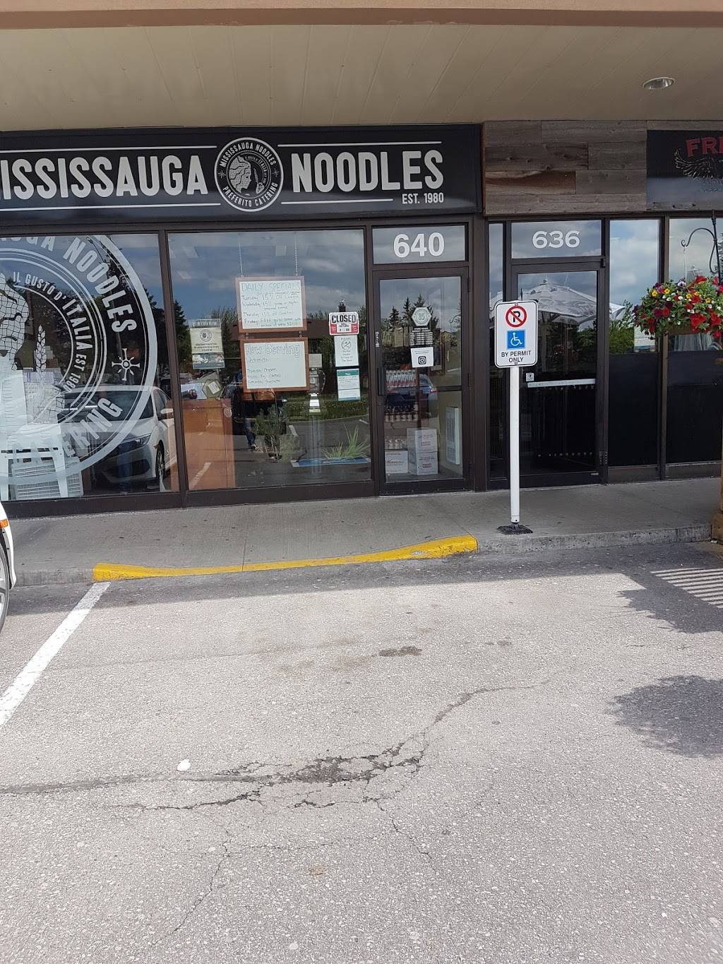 Mississauga Noodles | restaurant | 640 Bloor St, Mississauga, ON L5A 3V9, Canada | 9052733064 OR +1 905-273-3064