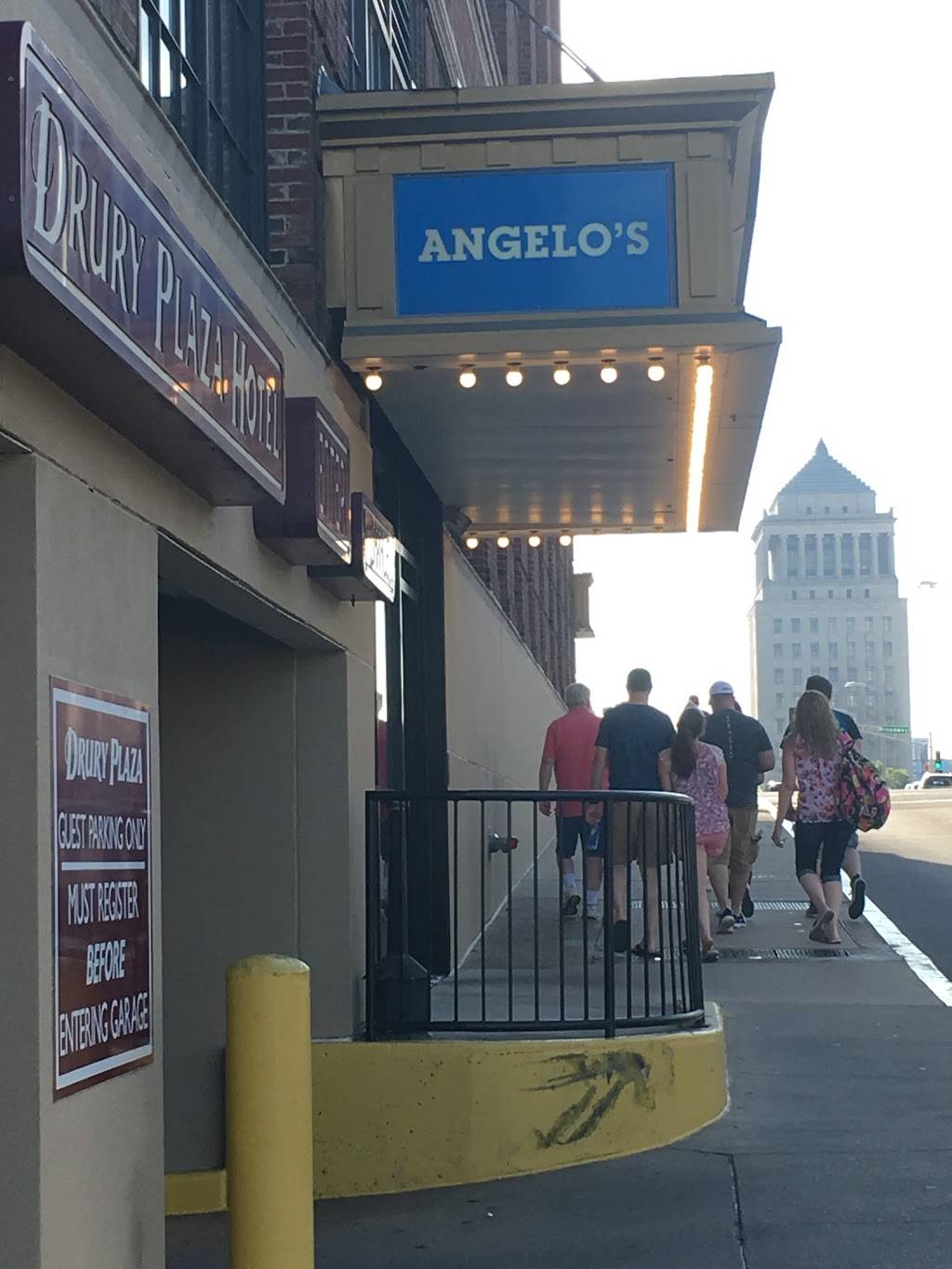 Angelos Taverna | restaurant | 316 Market St, St. Louis, MO 63102, USA | 3145889000 OR +1 314-588-9000