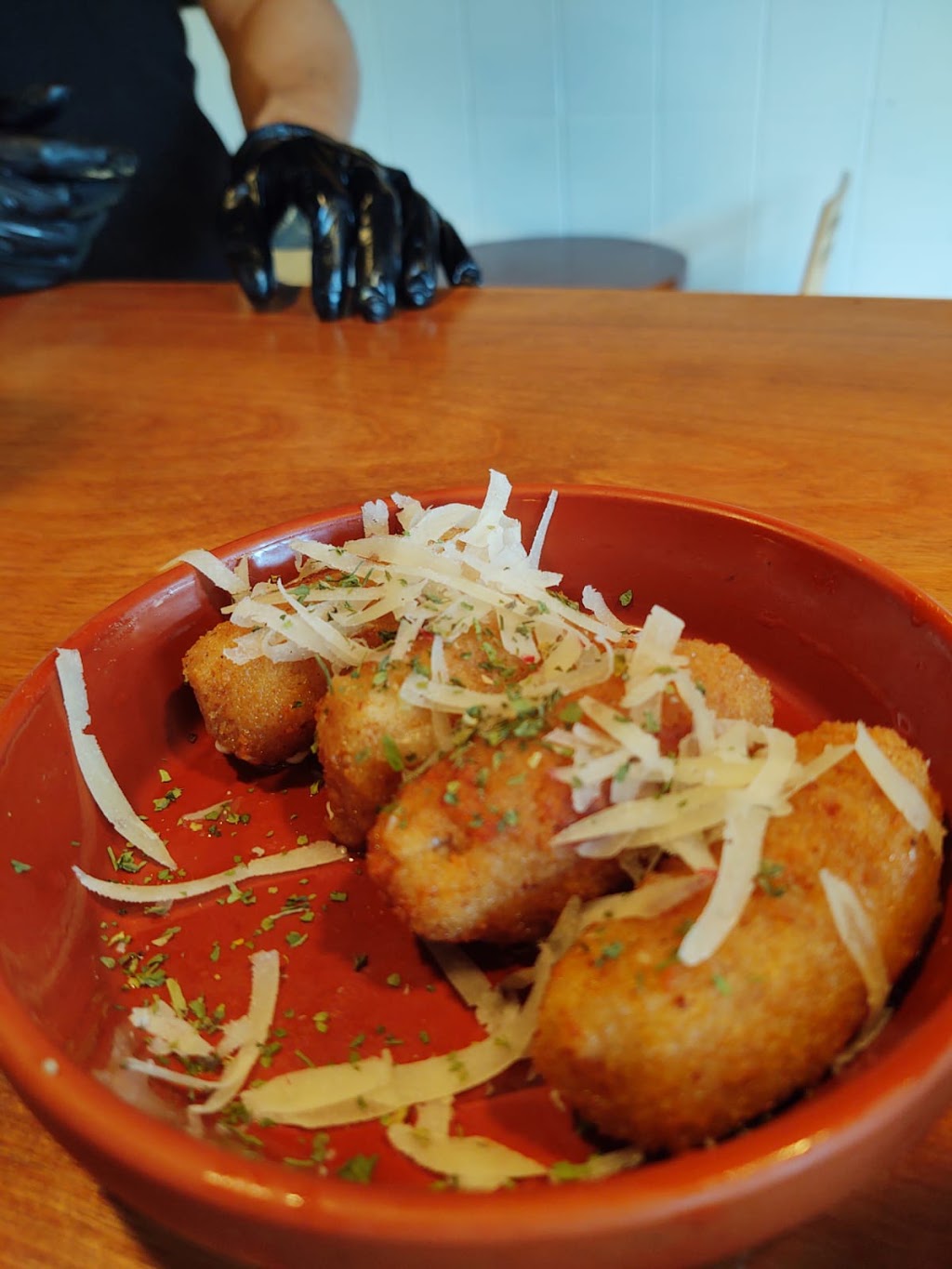 Little Madrid Tapas-Café | restaurant | 5661 N Clark St, Chicago, IL 60660, USA | 3129730462 OR +1 312-973-0462