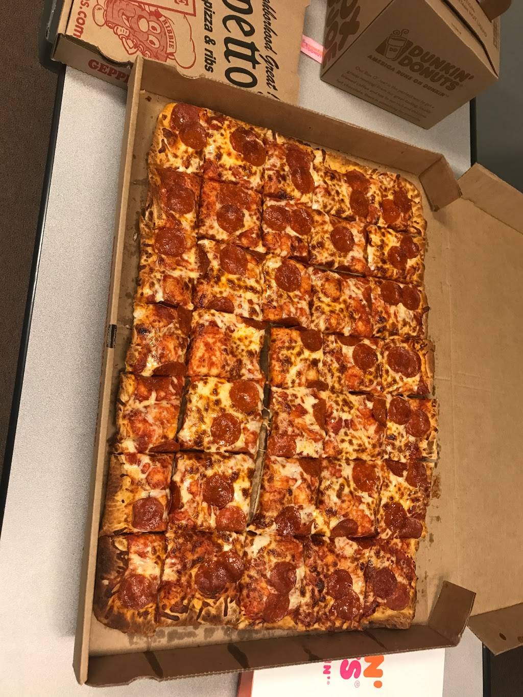 Geppettos | restaurant | 4312 Ridge Rd, Cleveland, OH 44144, USA | 2164591133 OR +1 216-459-1133