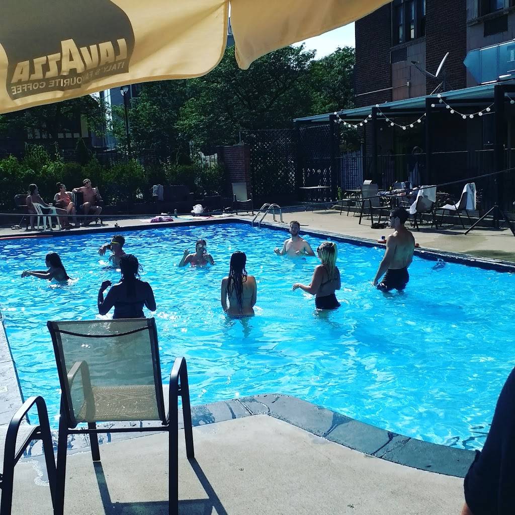 Common Pub Detroit | restaurant | 5440 Cass Ave, Detroit, MI 48202, USA | 3132858849 OR +1 313-285-8849