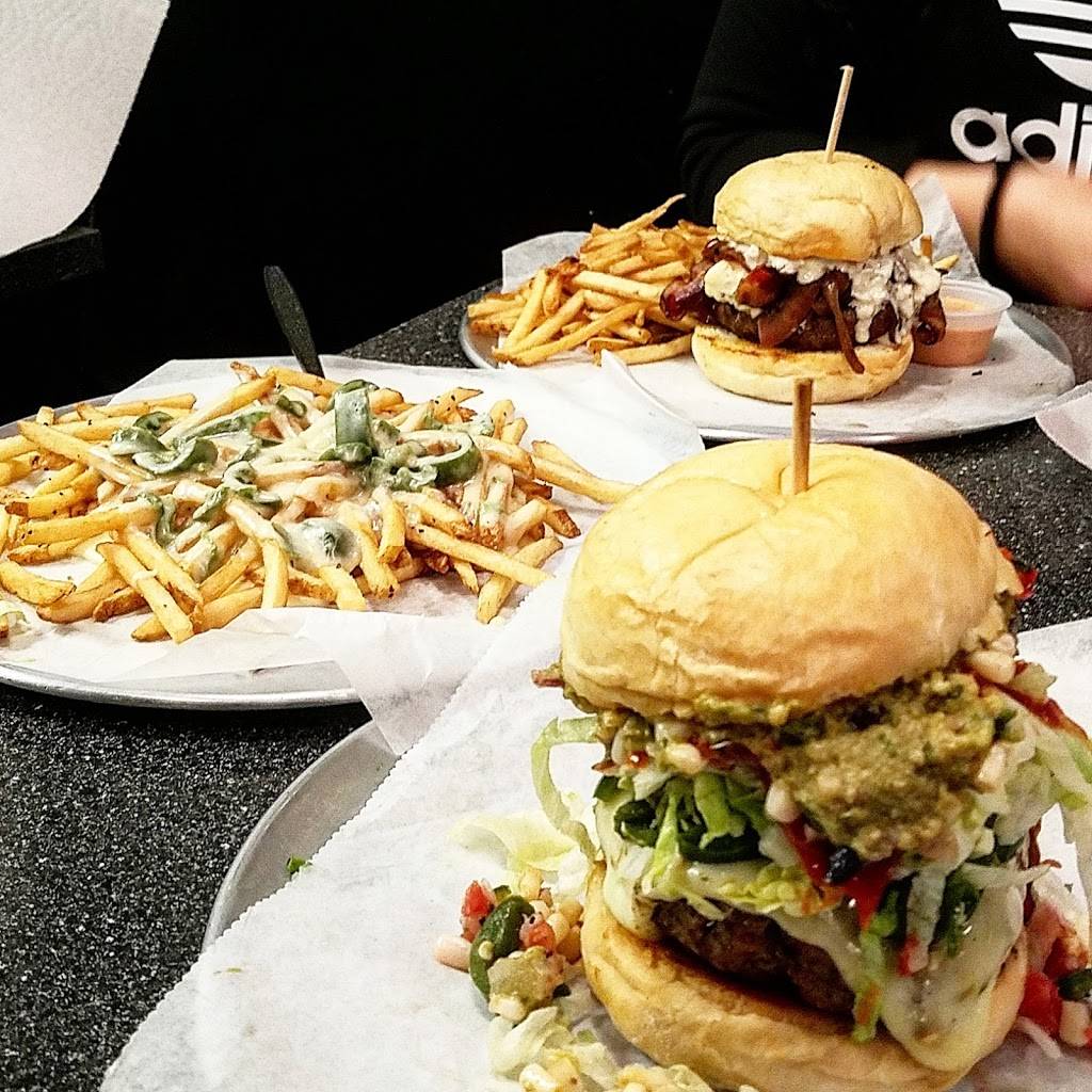 Melt Gourmet Cheeseburgers | restaurant | 525 E Market St Ste J, Leesburg, VA 20176, USA | 7034432105 OR +1 703-443-2105