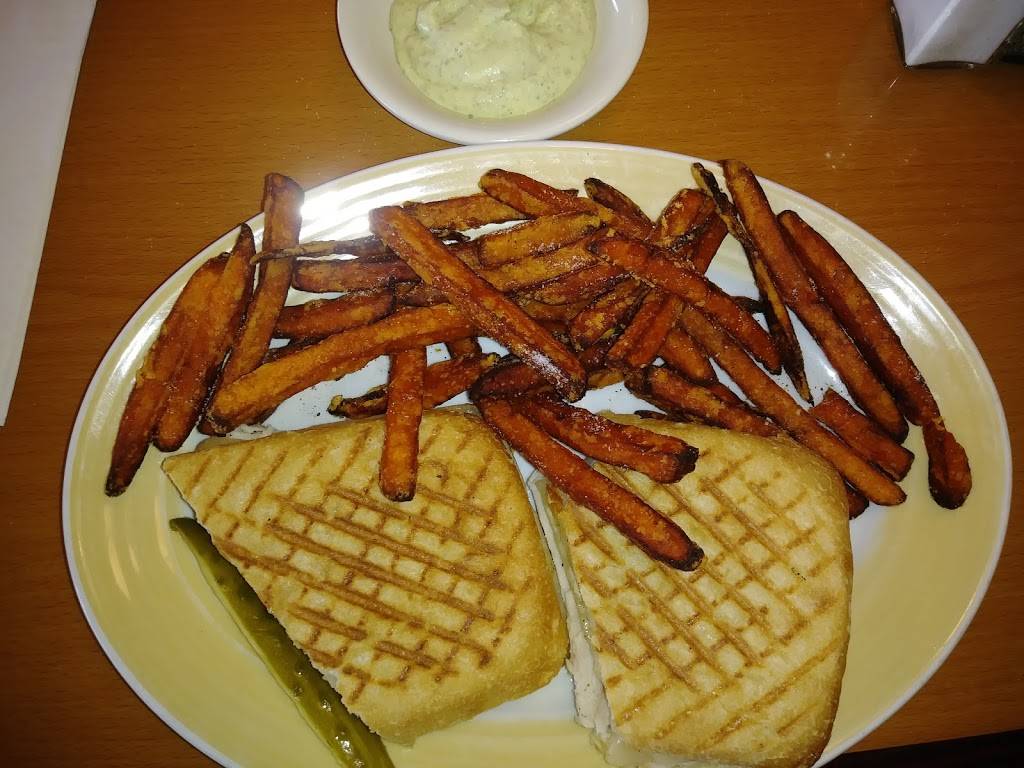 Raspberries Cafe of Rome | restaurant | 1700 N James St, Rome, NY 13440, USA | 3153361111 OR +1 315-336-1111