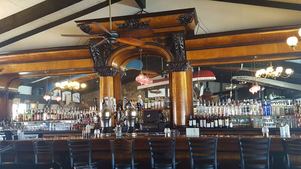 The Boathouse | restaurant | 305 W Park Ave, Minocqua, WI 54548, USA | 7153583999 OR +1 715-358-3999