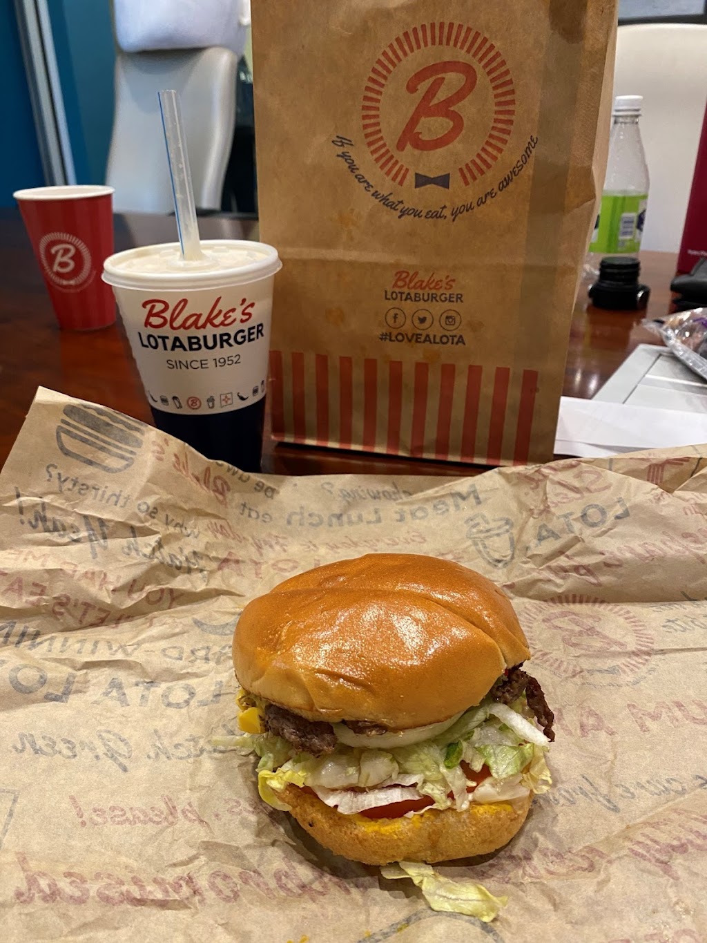 Blakes Lotaburger | restaurant | 1111 W Lincoln Ave, Gallup, NM 87301, USA | 5057224223 OR +1 505-722-4223