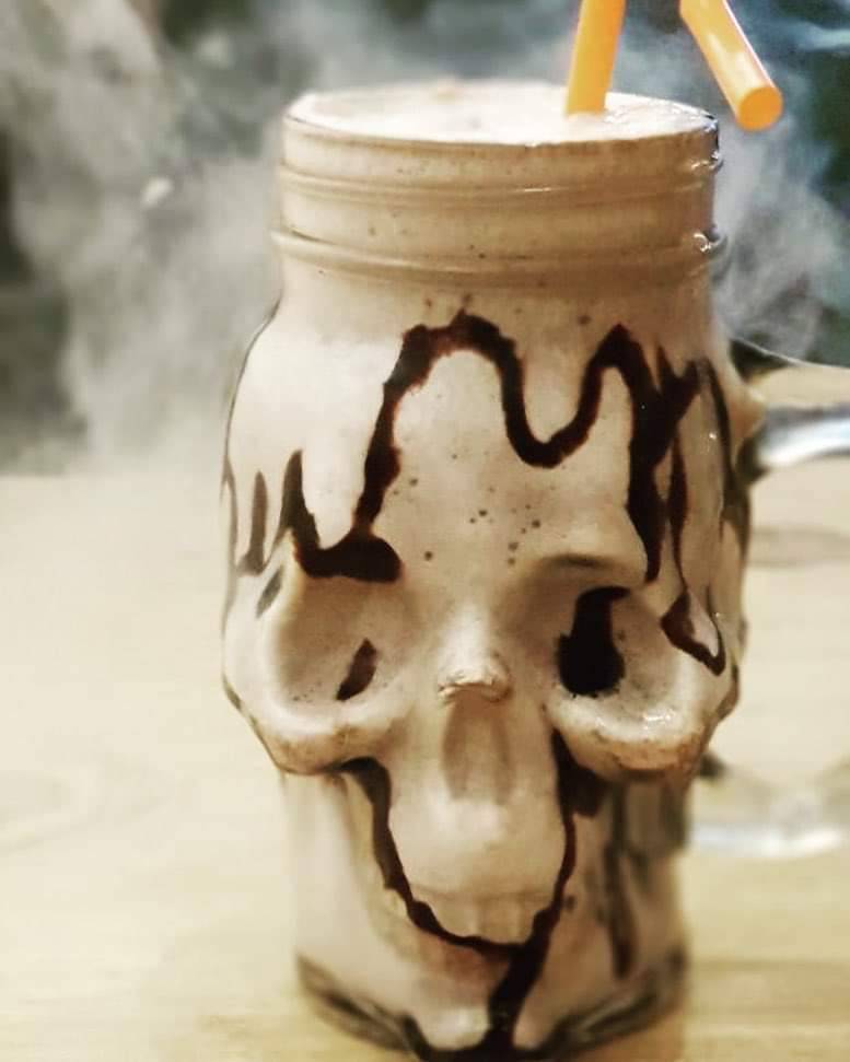 Monster Shakes | restaurant | 425 S Sunrise Way Suite H-7, Palm Springs, CA 92262, USA | 7603259803 OR +1 760-325-9803