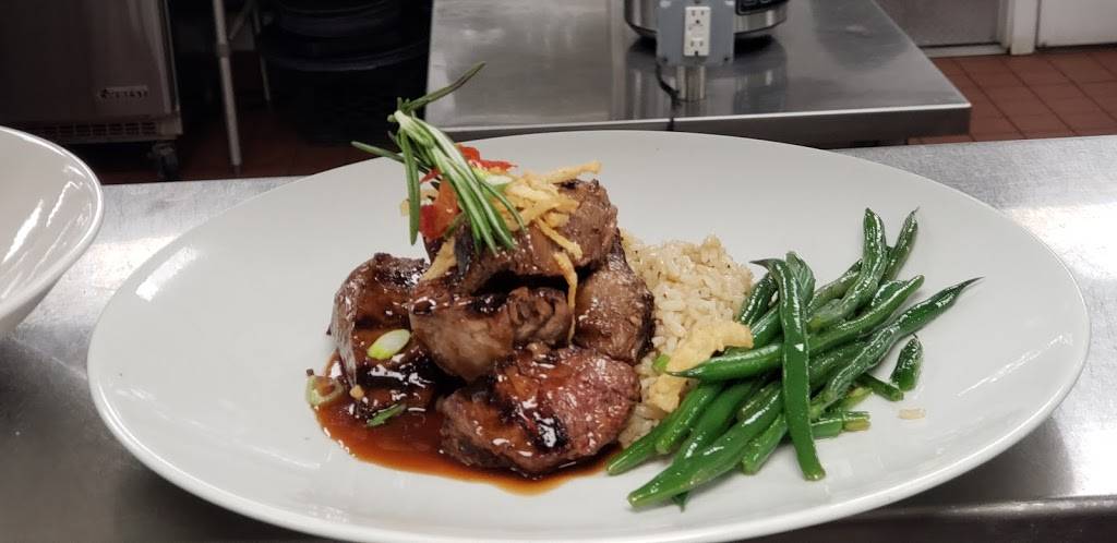 Green Pond Yacht Club | restaurant | 366 Menauhant Rd, East Falmouth, MA 02536, USA | 5085405497 OR +1 508-540-5497