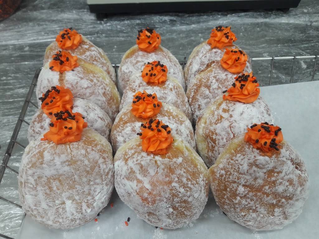 Dunkin | bakery | 12930 SW 120th St, Miami, FL 33186, USA | 3052333578 OR +1 305-233-3578