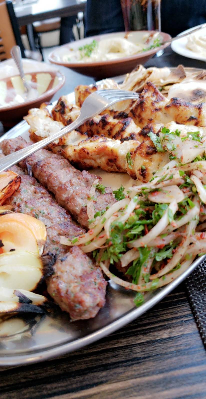 Les Grillades | restaurant | 111 Colonnade Rd, Nepean, ON K2E 7M3, Canada | 6137233224 OR +1 613-723-3224