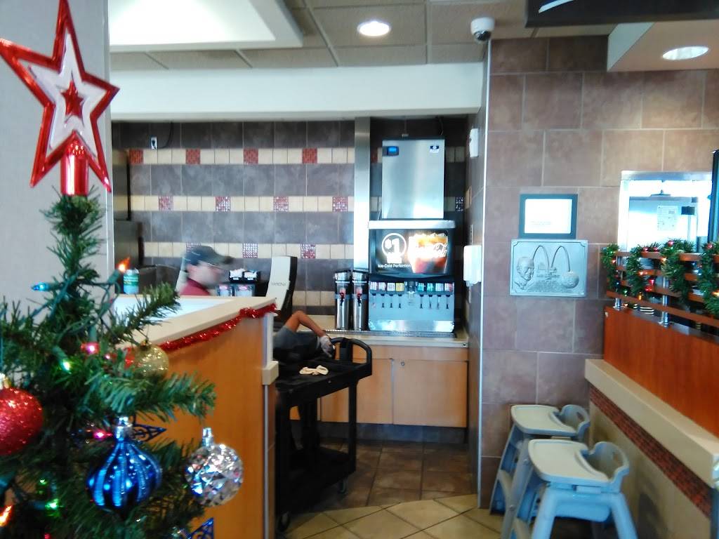 McDonalds | cafe | 402 S Poplar St, Elizabethtown, NC 28337, USA | 9108622648 OR +1 910-862-2648