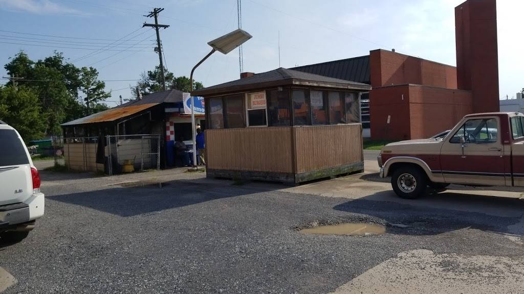 Yanks Famous Barbeque | restaurant | 213 E Main St, Blytheville, AR 72315, USA | 8707622935 OR +1 870-762-2935