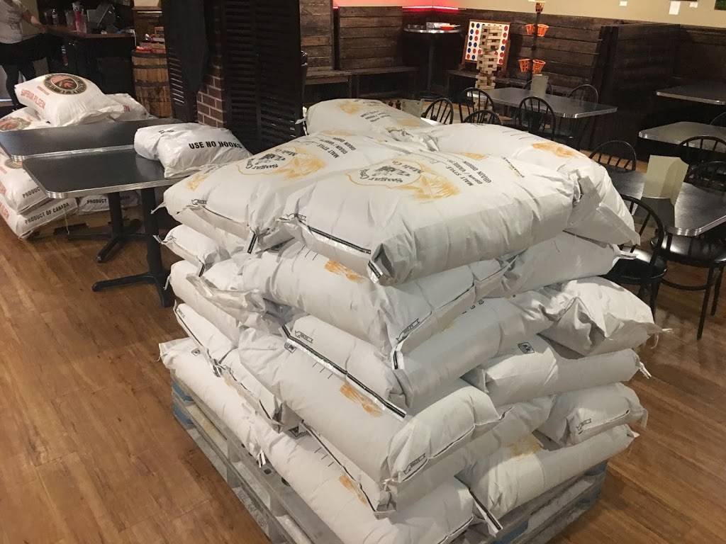 Black Swan Brewpub | restaurant | 7655, 2067 Hadley Rd, Plainfield, IN 46168, USA | 3178387444 OR +1 317-838-7444