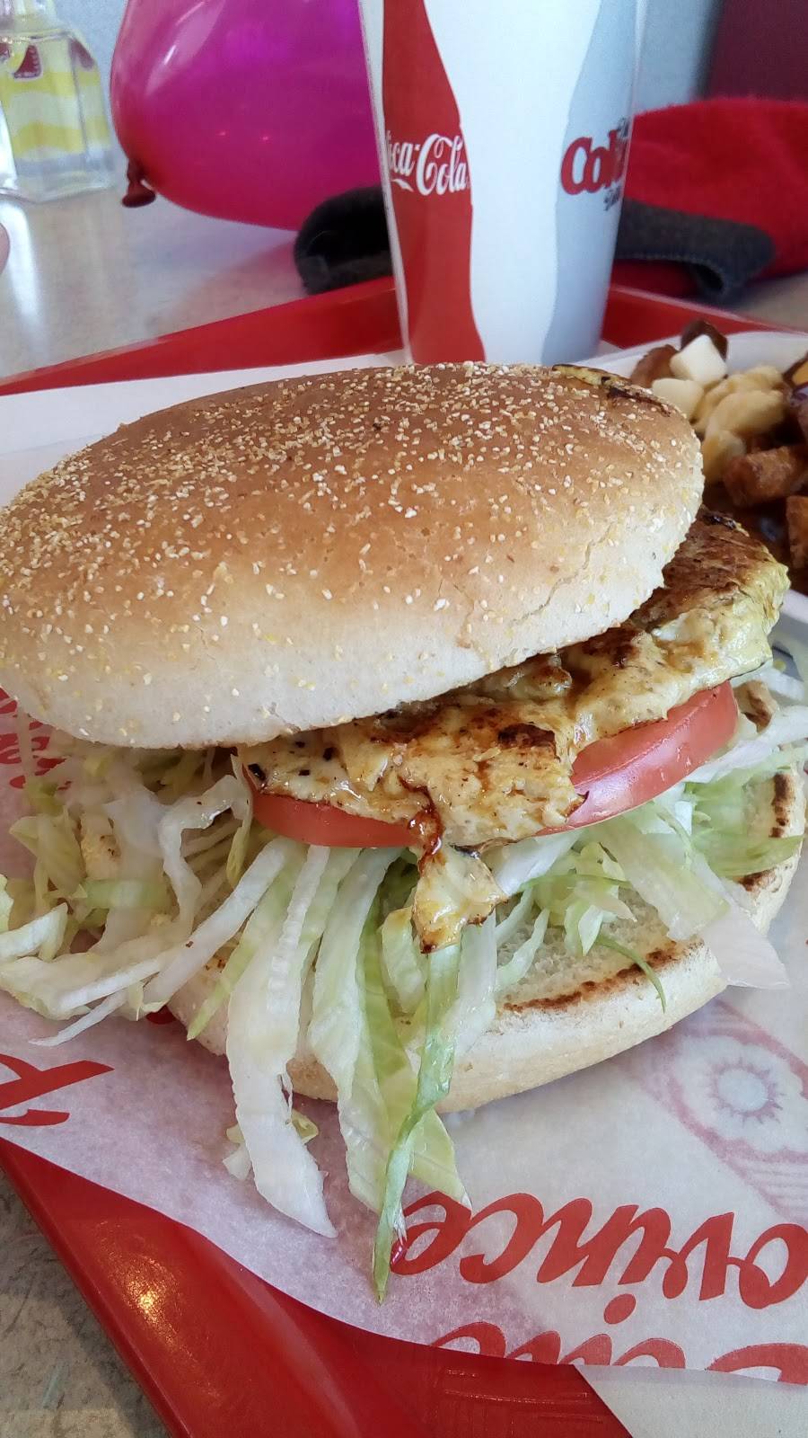 Restaurant La Belle Province | restaurant | 70 Boulevard Taschereau, La Prairie, QC J5R 5H6, Canada | 4504440372 OR +1 450-444-0372