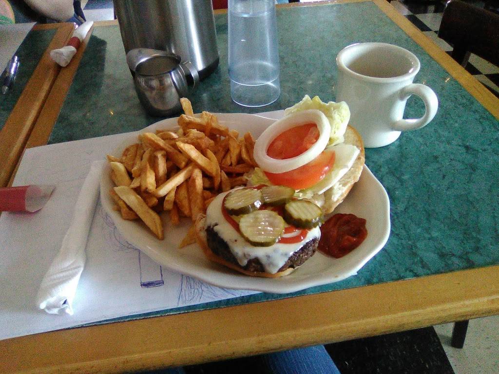 Jonis 340 Diner | restaurant | 2481 Old Philadelphia Pike, Lancaster, PA 17602, USA | 7179842627 OR +1 717-984-2627